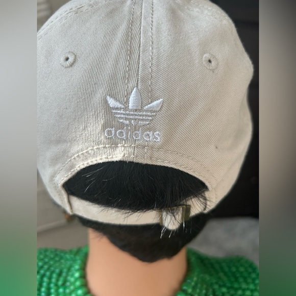 ✨NEW Adidas Light khaki Cap with White Emblem - Picture 6 of 7